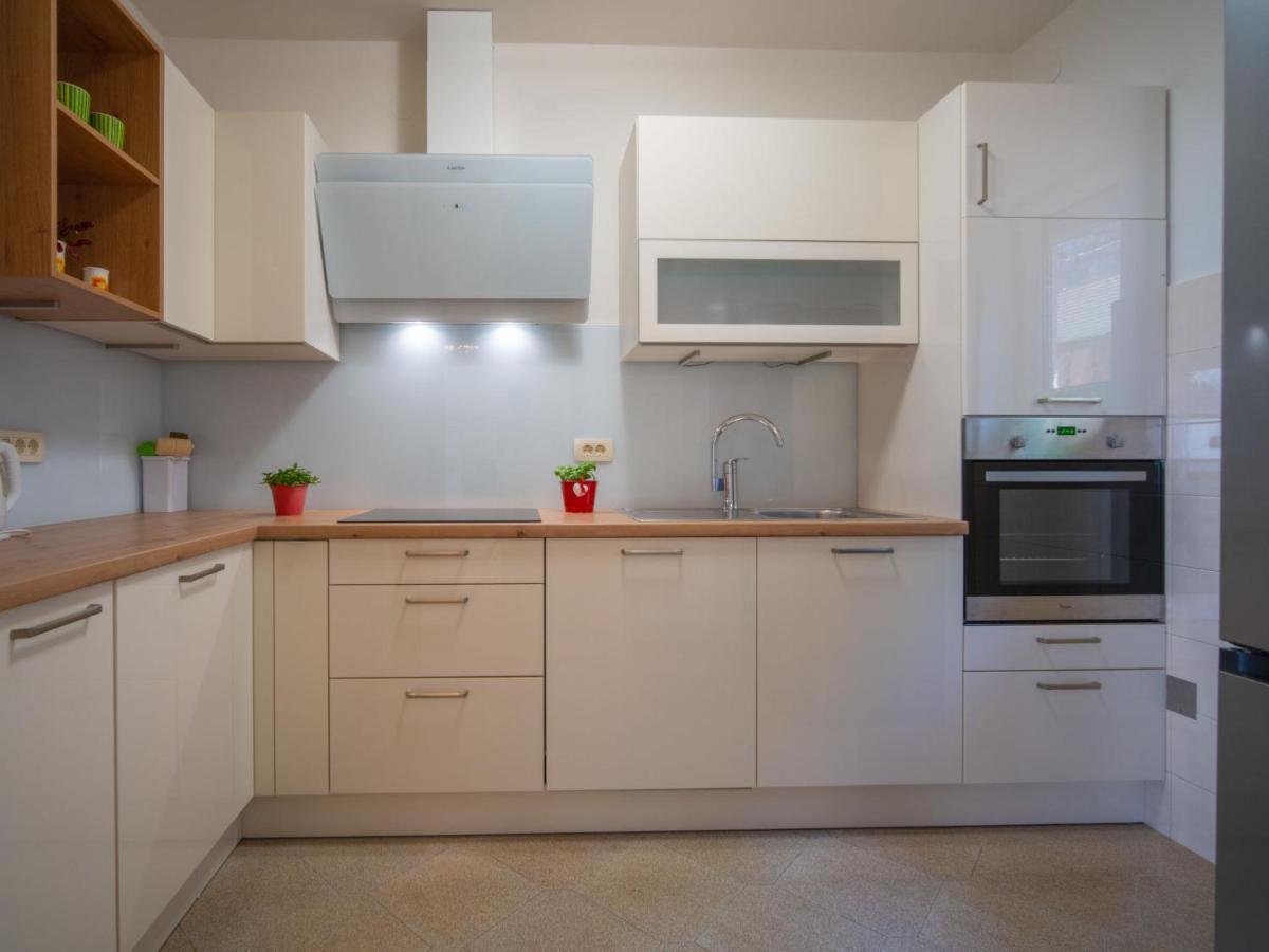 Holiday Home Nikolina By Interhome 로브란 외부 사진